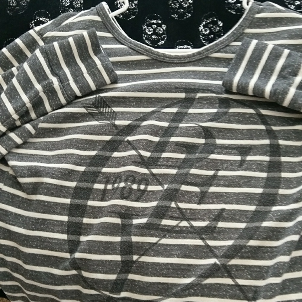Sm Obey Pullover